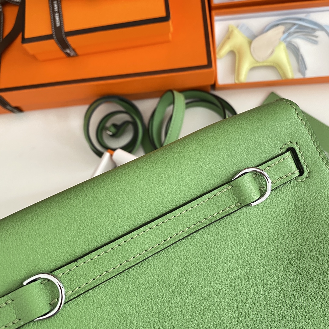 Hermes Kelly Danse Evercolor Bag In Green Kiwi Color